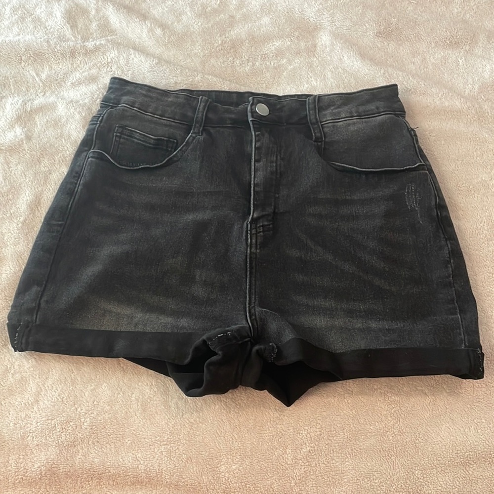 Shein black jean shorts 0XL.